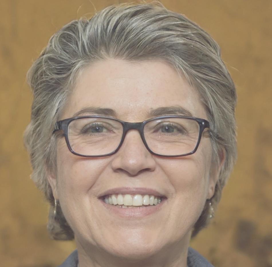 Roisin Blackwood, behavioral finance specialist